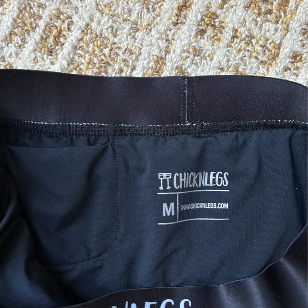 ChickNLegs Men’s 2” Split Running Shorts size medium - Picture 7 of 7